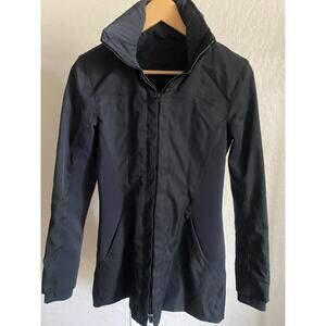 Lululemon Women's Size 4 Like a Glove Jacket Rain Coat Hidden Hood Black